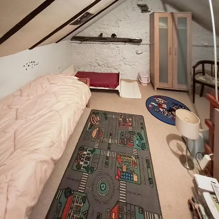 4 Bedroom In *