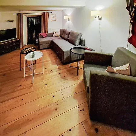 4 Bedroom In Feriehus Hellenthal